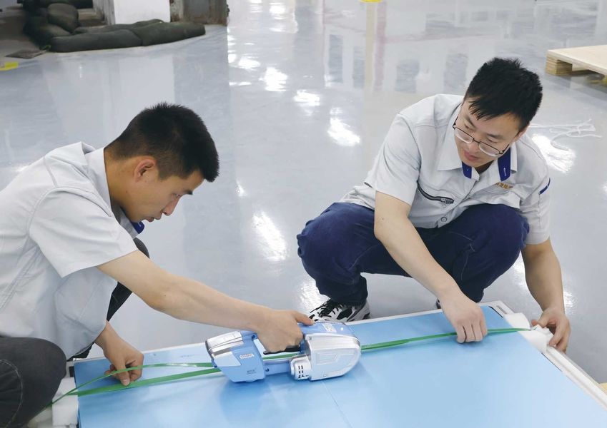 Jiangsu X-solar Green Building Technology Co., Ltd. ligne de production du fabricant