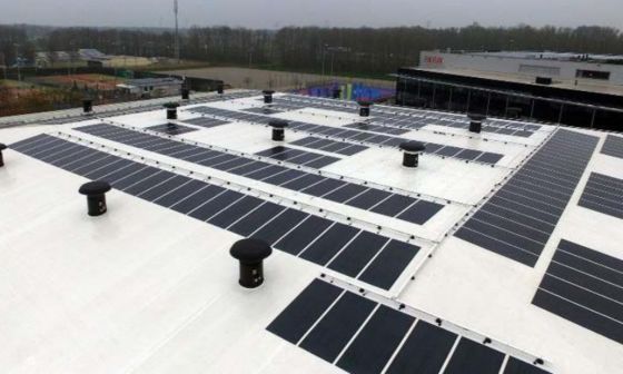 Panneaux photovoltaïques flexibles BIPV 200W 480W 580W Module photovoltaïque solaire pour bâtiments Poids brut 9,100 kg